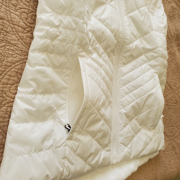 North Face Reversible Vest - Picture 5 of 9